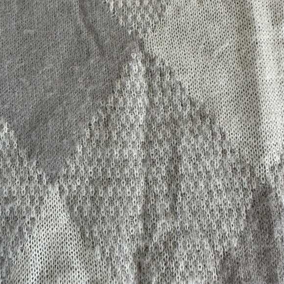 Vince Camuto Womens Gray Geometric Argyle Crew Neck Fuzzy Sweater Size Small - Picture 7 of 9